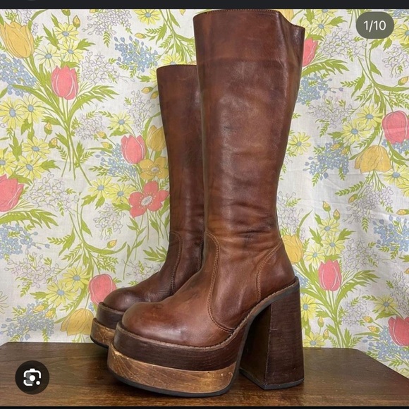 ISO - Destroy boots or similar style and brand - Picture 2 of 2